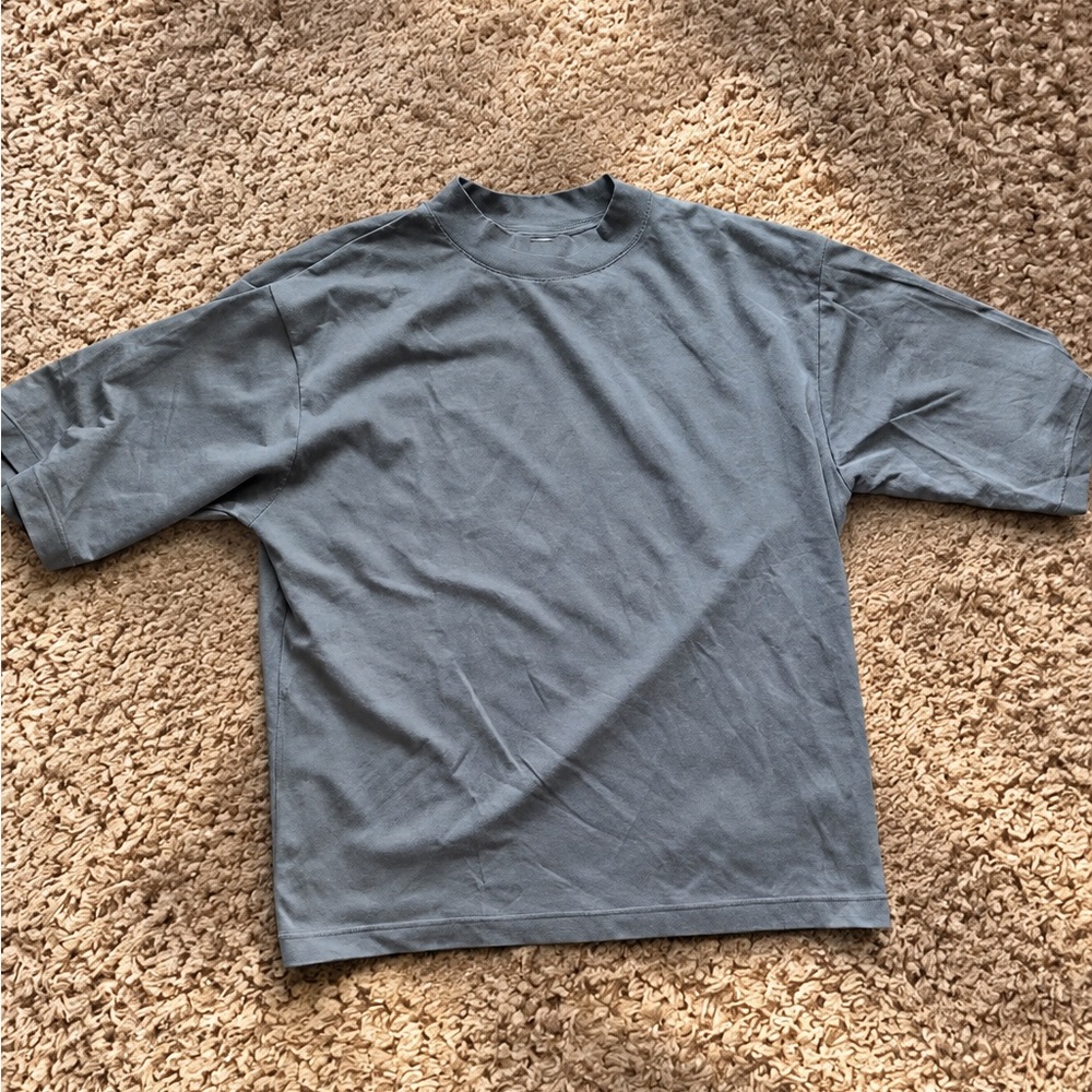 Uniqlo Men's Short Sleeve Tee in Slate Blue